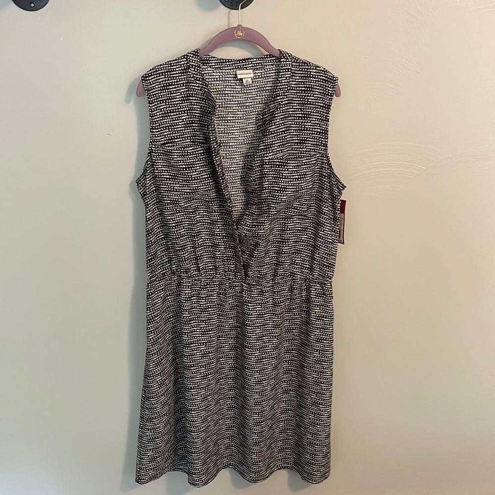 NWT Merona black and white patterned dress with pockets